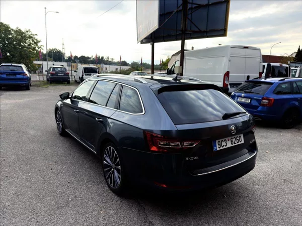 Škoda Superb 2,0 TDi Laurin & Klement - foto 7