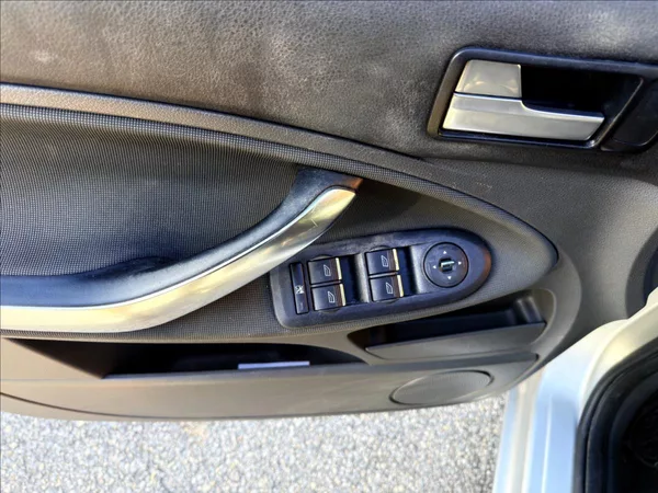 Ford C-MAX 1,6 i - foto 10