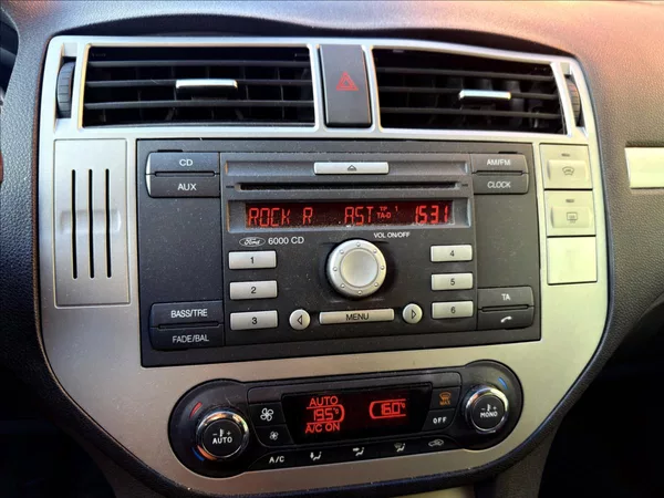 Ford C-MAX 1,6 i - foto 13