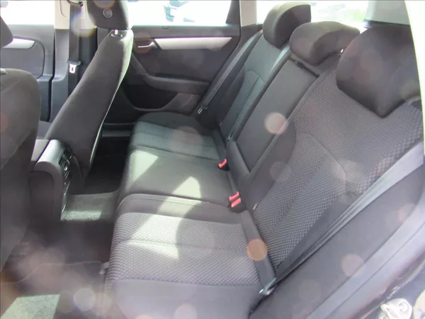 Volkswagen Passat 1,6 TDi 77kW Variant - foto 10