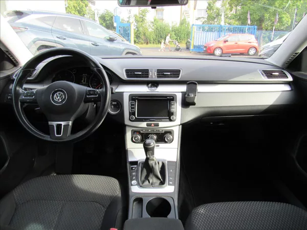 Volkswagen Passat 1,6 TDi 77kW Variant - foto 11