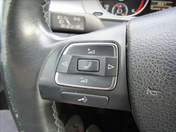 Volkswagen Passat 1,6 TDi 77kW Variant - foto 22