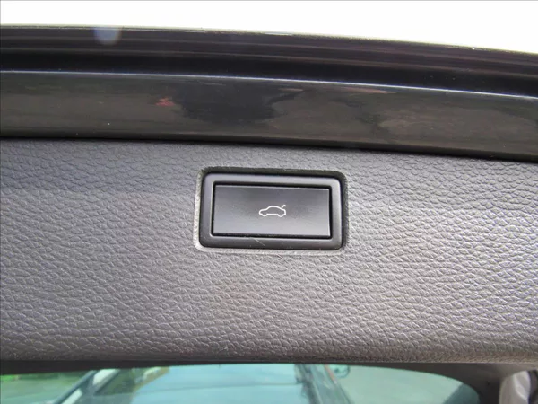 Volkswagen Passat 1,6 TDi 77kW Variant - foto 27