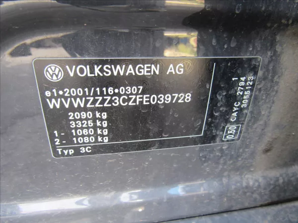 Volkswagen Passat 1,6 TDi 77kW Variant - foto 29