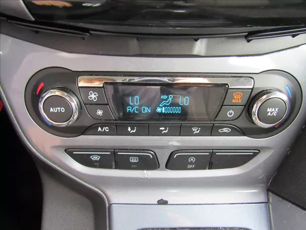 Ford Focus 1,0 EcoBoost 92kW - foto 17