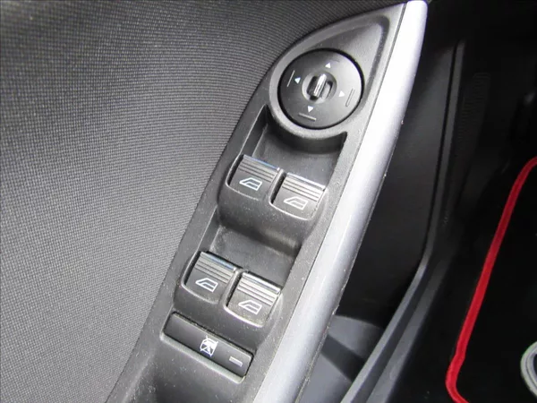 Ford Focus 1,0 EcoBoost 92kW - foto 24