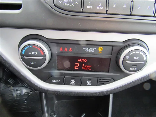 Kia Picanto 1,3 Morning Violet 63 KW 4 vál - foto 17