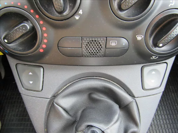 Fiat 500 1,2 i City 51 KW - foto 18
