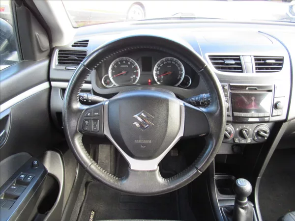Suzuki Swift 1,2 i 69kW 4x4 - foto 12