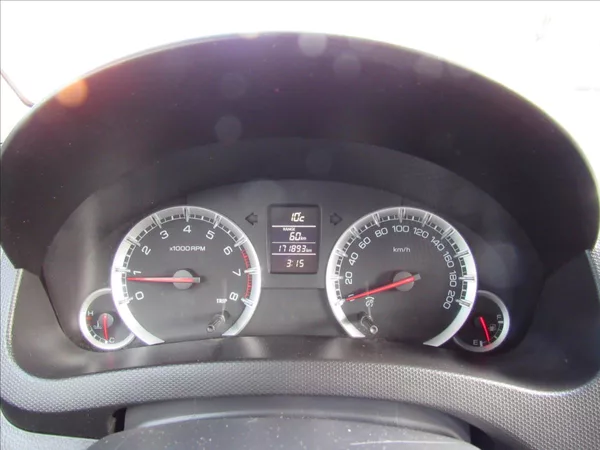 Suzuki Swift 1,2 i 69kW 4x4 - foto 13