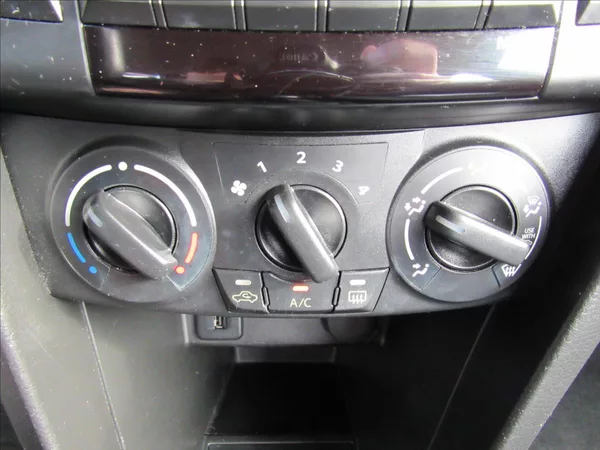 Suzuki Swift 1,2 i 69kW 4x4 - foto 17