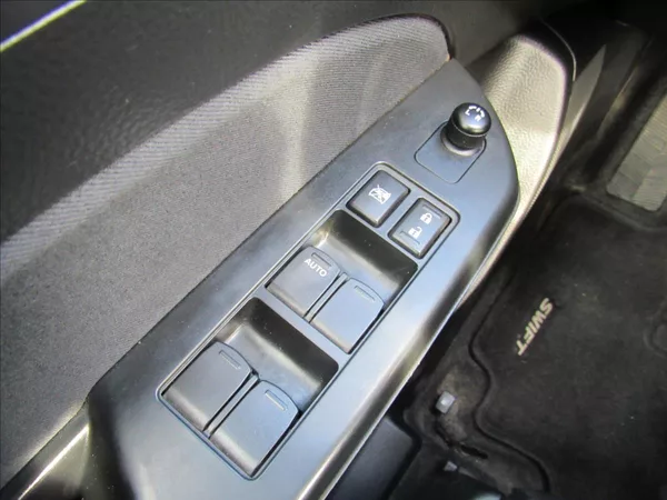 Suzuki Swift 1,2 i 69kW 4x4 - foto 22