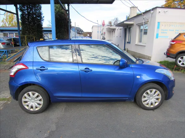 Suzuki Swift 1,2 i 69kW 4x4 - foto 8
