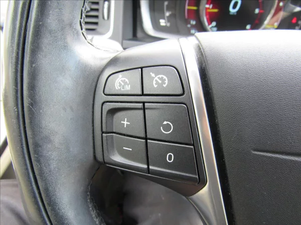 Volvo V60 2,4 D6 AWD Plug-in Hybrid - foto 26