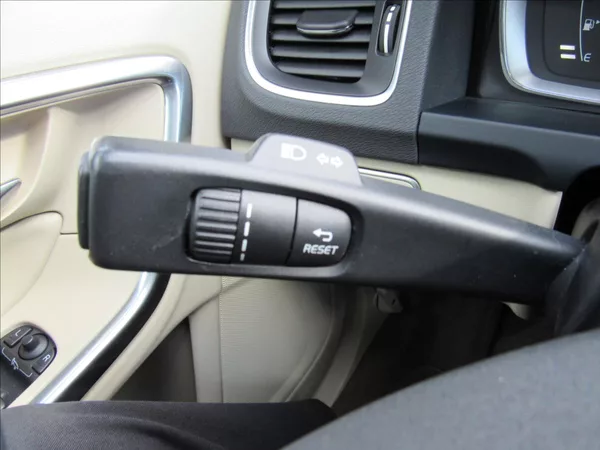 Volvo V60 2,4 D6 AWD Plug-in Hybrid - foto 28