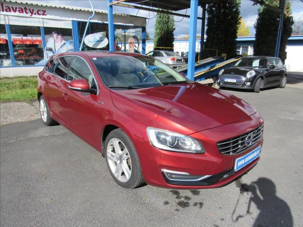 Volvo V60 2,4 D6 AWD Plug-in Hybrid - foto 3