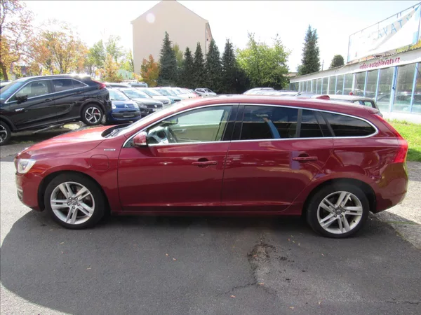 Volvo V60 2,4 D6 AWD Plug-in Hybrid - foto 7
