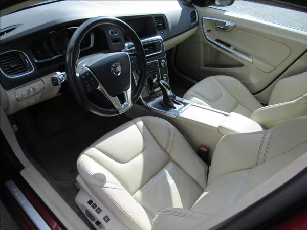 Volvo V60 2,4 D6 AWD Plug-in Hybrid - foto 9