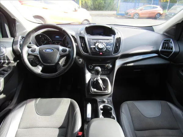 Ford Kuga 1,5 110kW 4x2 - foto 11