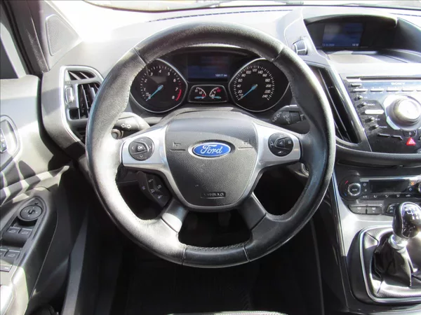 Ford Kuga 1,5 110kW 4x2 - foto 12