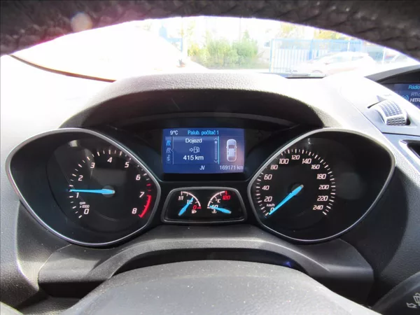Ford Kuga 1,5 110kW 4x2 - foto 13