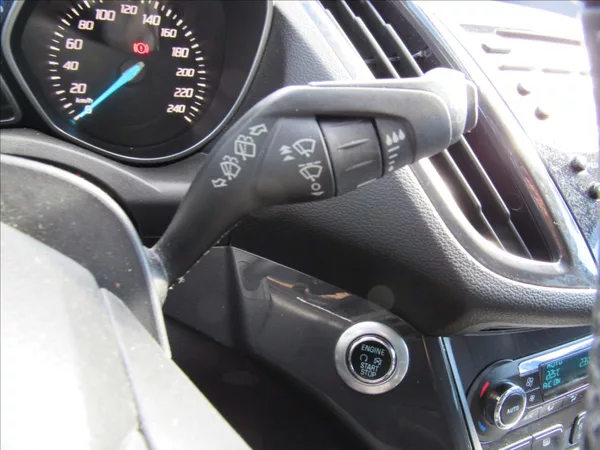 Ford Kuga 1,5 110kW 4x2 - foto 24
