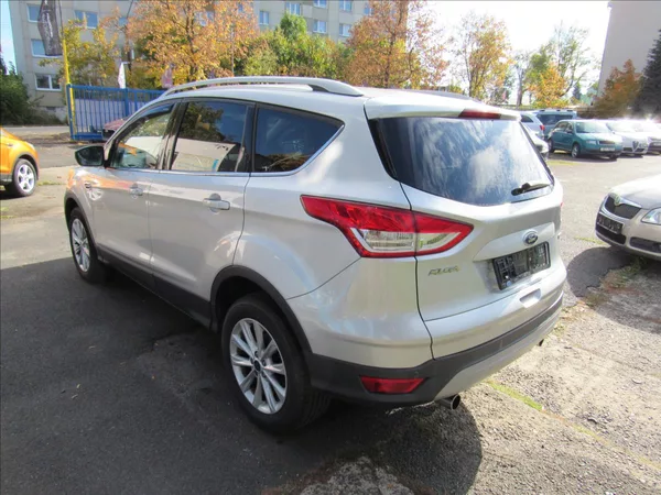 Ford Kuga 1,5 110kW 4x2 - foto 4