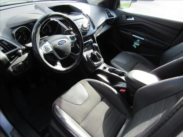 Ford Kuga 1,5 110kW 4x2 - foto 9