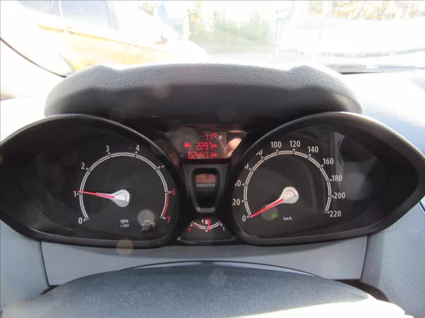 Ford Fiesta 1,3 i 60kW - foto 13