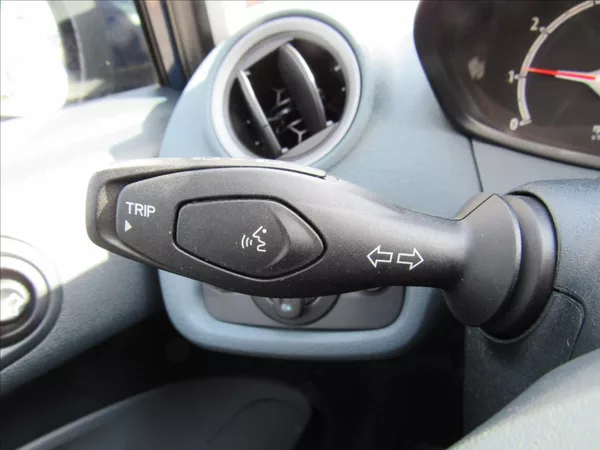 Ford Fiesta 1,3 i 60kW - foto 20