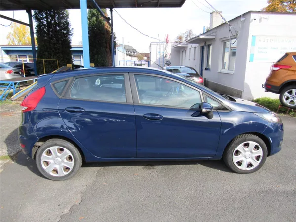 Ford Fiesta 1,3 i 60kW - foto 8