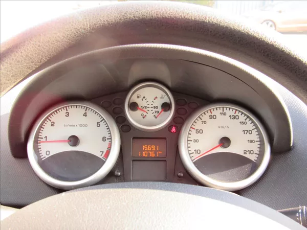 Peugeot 207 1,4 i 70kW - foto 13