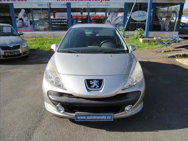 Peugeot 207 1,4 i 70kW - foto 2