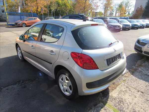 Peugeot 207 1,4 i 70kW - foto 4