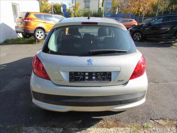 Peugeot 207 1,4 i 70kW - foto 5