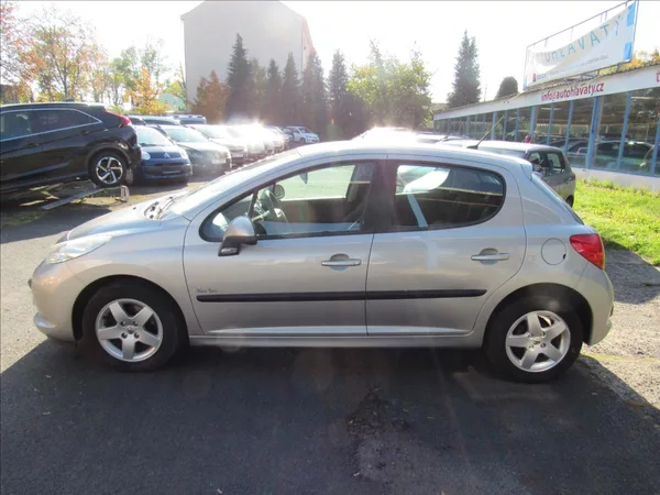 Peugeot 207 1,4 i 70kW - foto 7