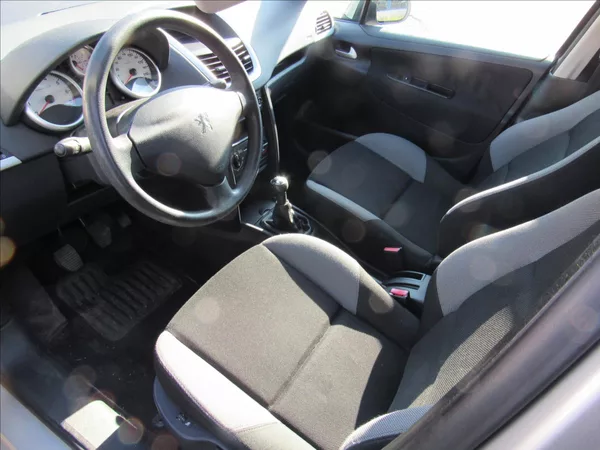 Peugeot 207 1,4 i 70kW - foto 9