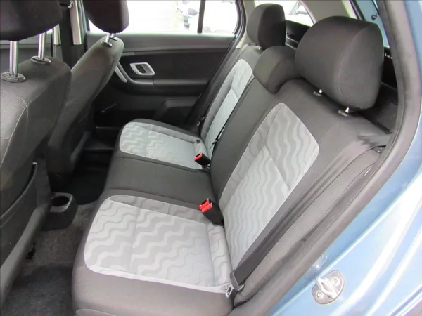 Škoda Fabia 1,6 i 77kW Combi Ambiente - foto 10