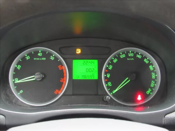 Škoda Fabia 1,6 i 77kW Combi Ambiente - foto 13