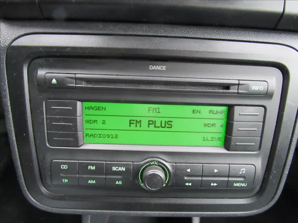 Škoda Fabia 1,6 i 77kW Combi Ambiente - foto 17