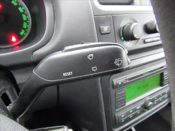 Škoda Fabia 1,6 i 77kW Combi Ambiente - foto 18