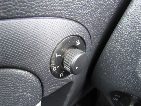 Škoda Fabia 1,6 i 77kW Combi Ambiente - foto 21