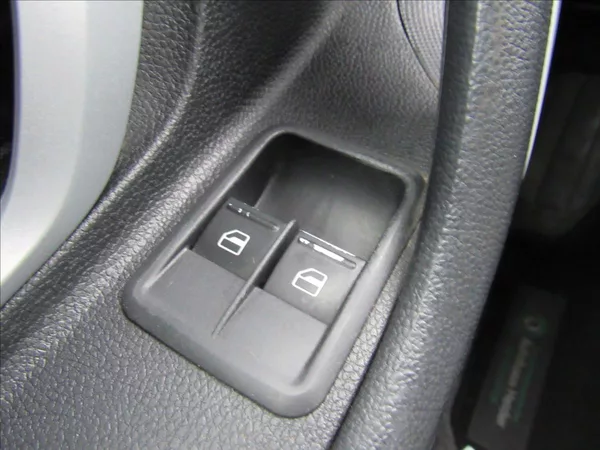 Škoda Fabia 1,6 i 77kW Combi Ambiente - foto 22