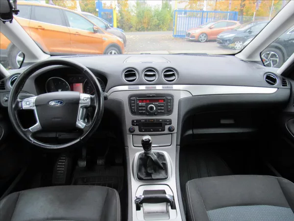 Ford Galaxy 2,0 i Comfort 107KW 7 Míst - foto 12