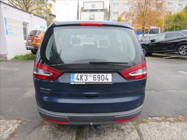 Ford Galaxy 2,0 i Comfort 107KW 7 Míst - foto 5