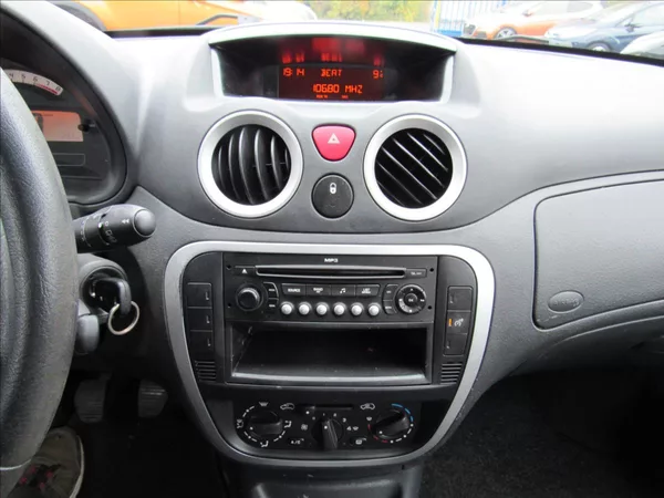 Citroën C2 1,1 i 44kW - foto 14