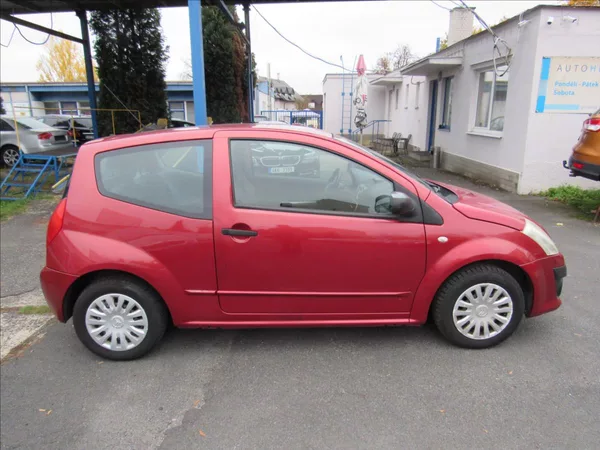 Citroën C2 1,1 i 44kW - foto 8