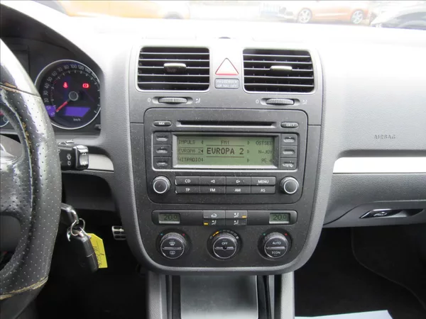 Volkswagen Golf 2,0 i GT 147KW Remus - foto 13