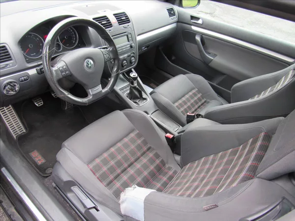 Volkswagen Golf 2,0 i GT 147KW Remus - foto 9