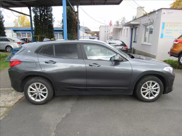 BMW X2 1,5 T sDrive 18I 103kW - foto 8